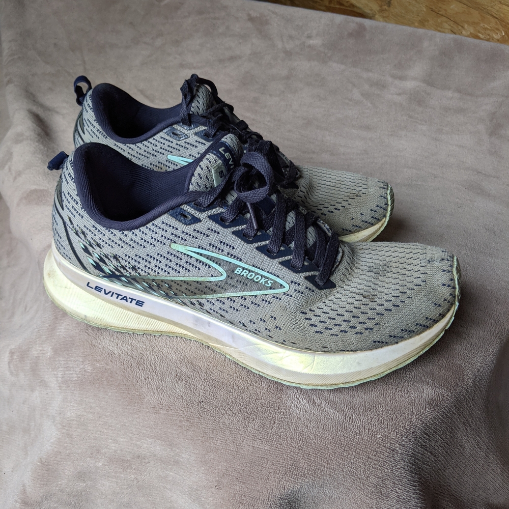 Brooks Levitate Running Shoes - Gray and Blue